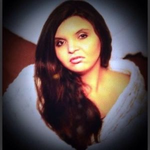 Meet your Posher, Loranda